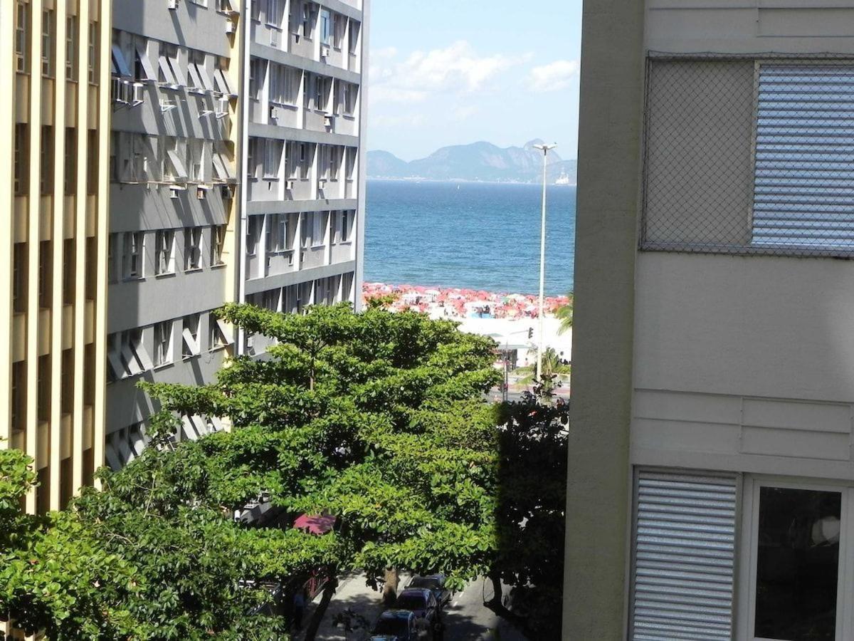 Vista Lateral De Copacabana *